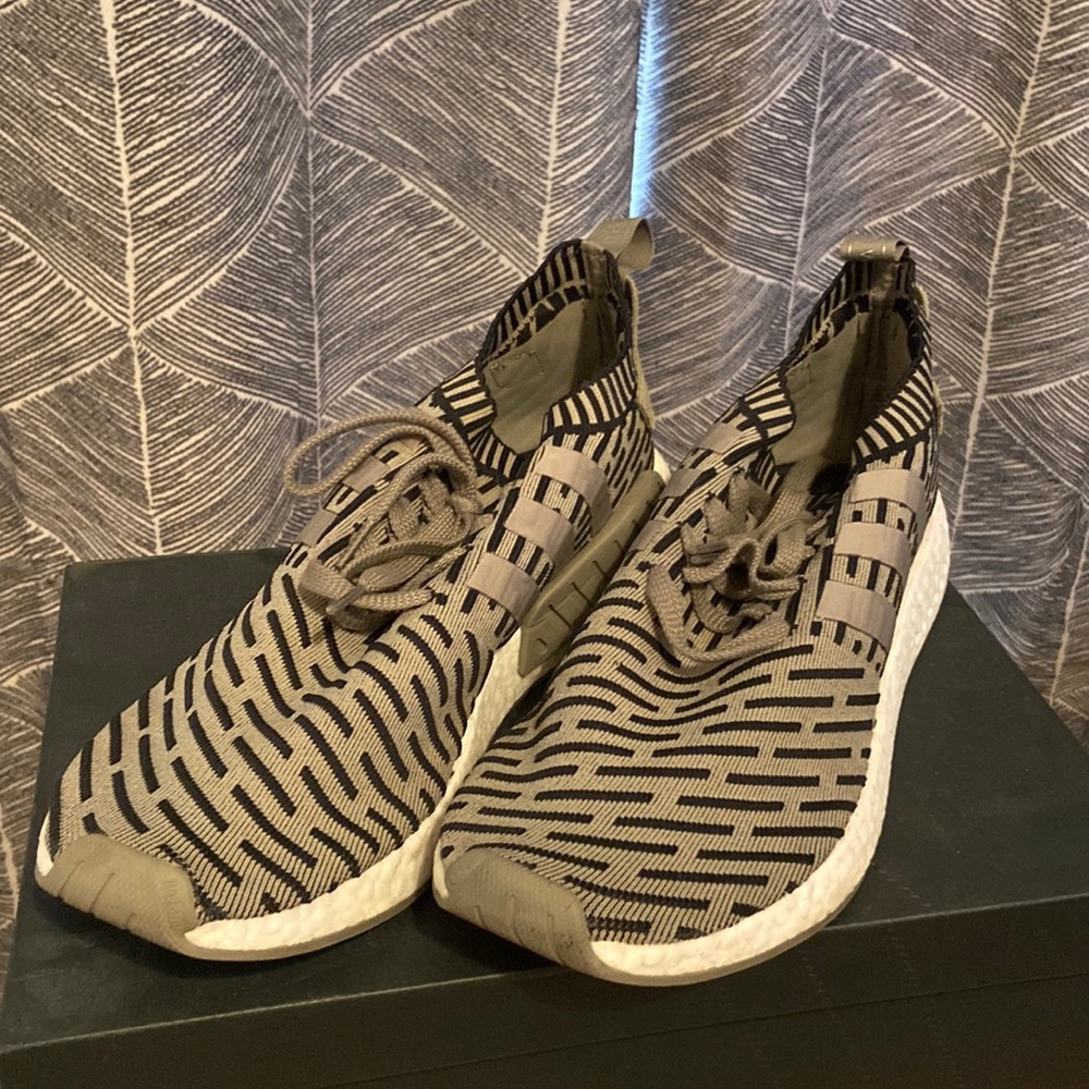 Men’s Adidas Originals NMD_R2 PK size 13